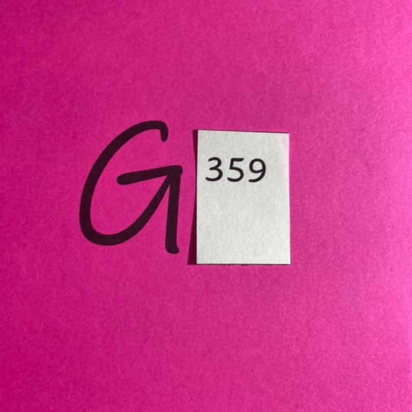 American Eagle Hi-Rise Festival MIDI Distressed White Shorts. Size 4. - Picture 8 of 8